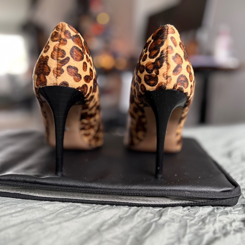 KENNETH COLE NEW YORK. Size 8. Leopard SUADE - Picture 4 of 4